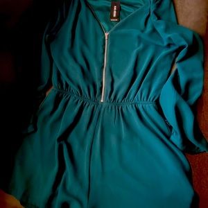 New. Express Romper. Sz Small.